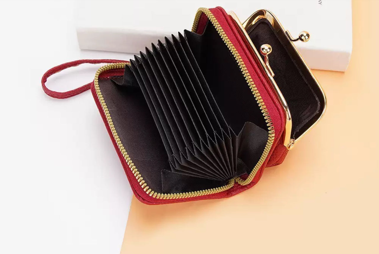 Monedero compacto de piel sintética con doble cremallera y cierre metálico